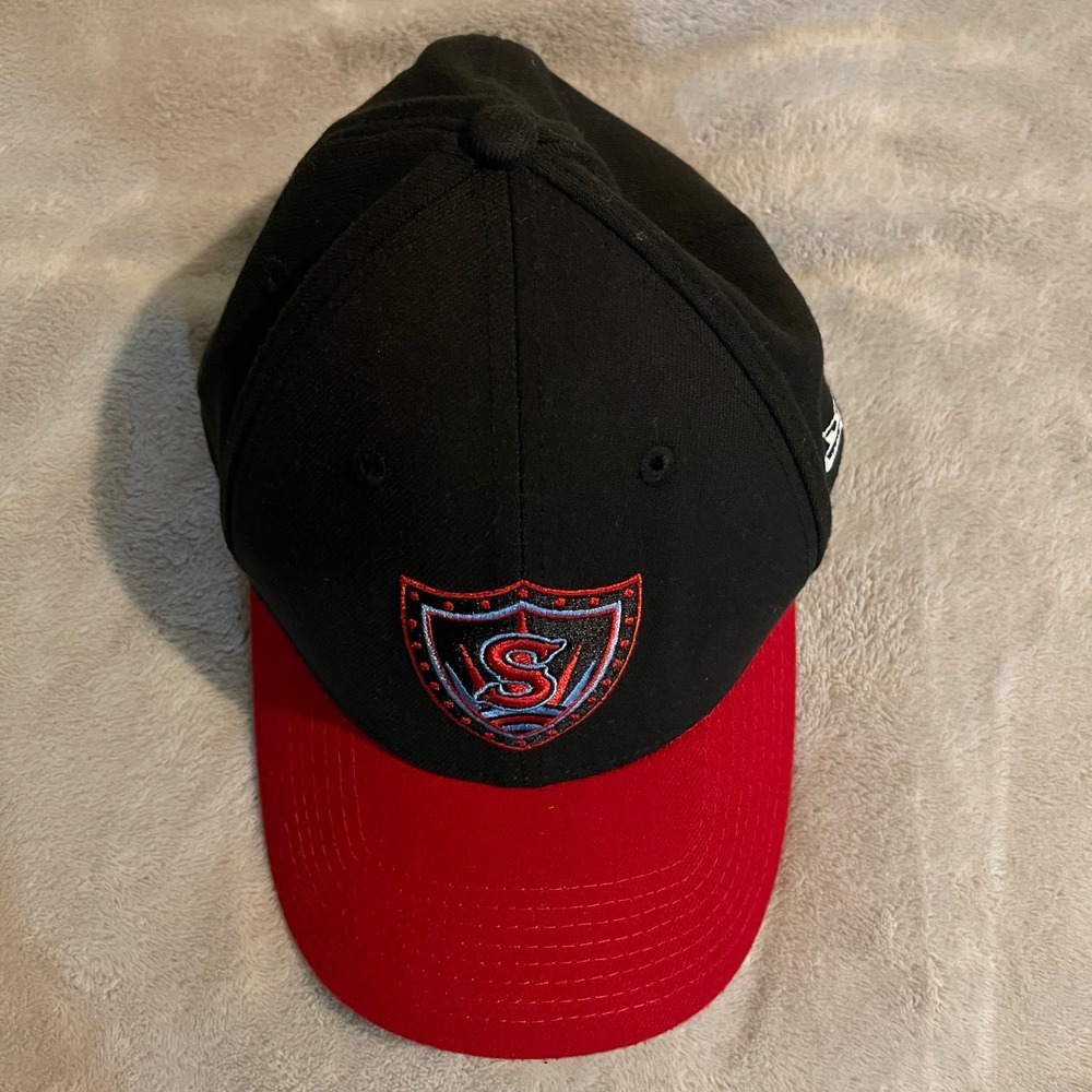 New Era 39THIRTY Marvel Defenders of the Diamond Black Red Hat Small Medium - Picture 6 of 7